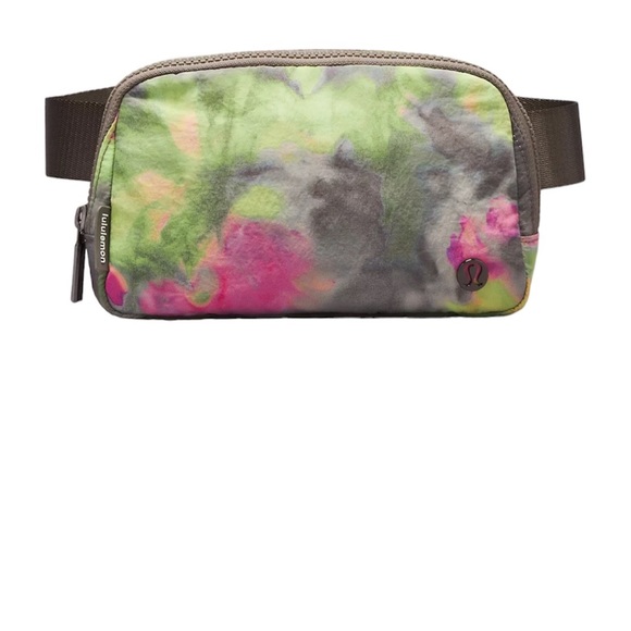 NWT Lululemon Everywhere Belt Bag 1L - Picture 1 of 4